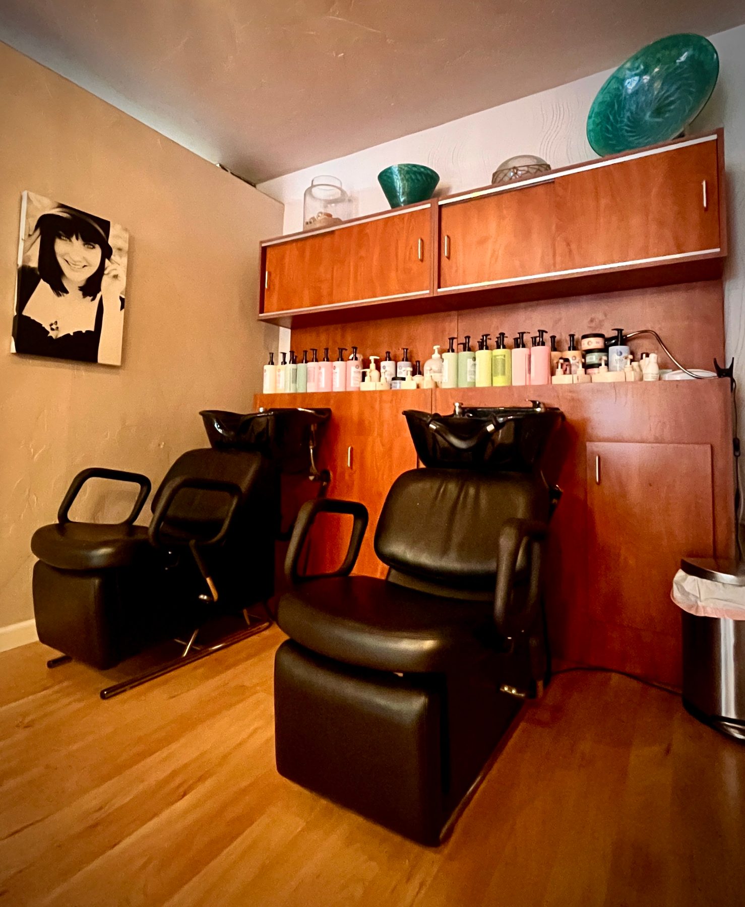 Shampoo bowls at Cedar Ridge Salon